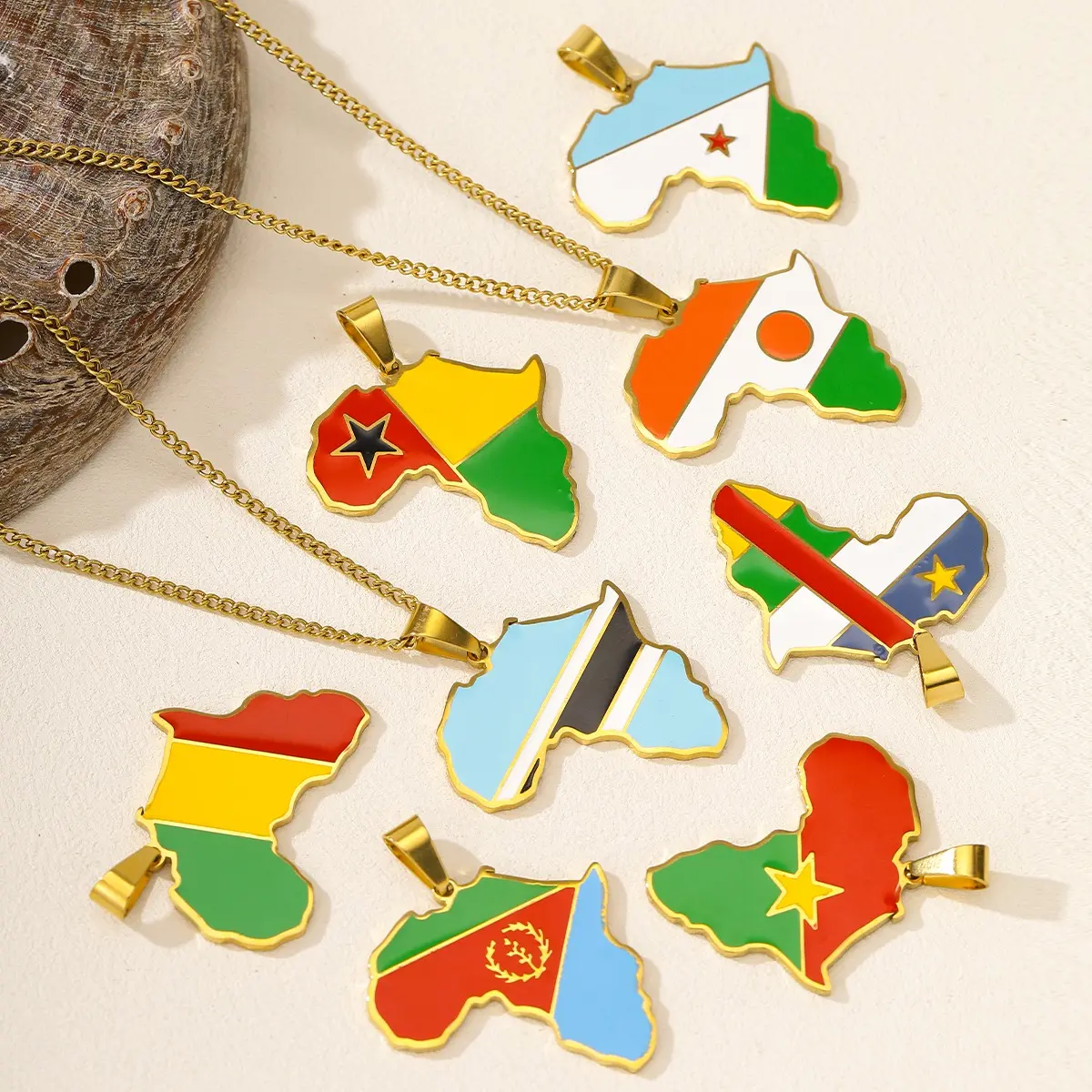 Women's Necklace with Minimalist National Flag Pendant, Wear-Resistant Stainless Steel Jewelry, Non-Fading for Daily Wear & Holiday Gift, Minimalist National Flag Pendant Necklace, Female, Chain Jewelry Necklaces