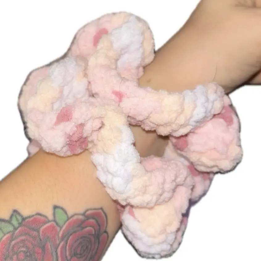 Scrunchie elastic band crochet shop oversized scrunchies