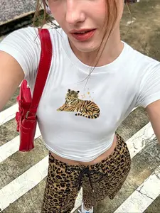Women's Tiger Print Round Neck  Crop Tee, Casual Short Sleeve Crew Neck T-shirt for Daily Wear, Ladies Clothes for All Seasons, Graphic Top