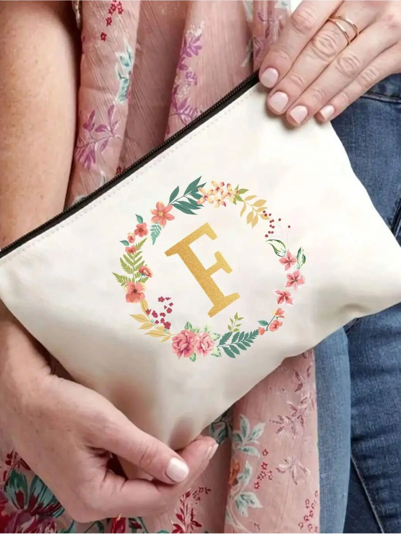 1pc Letter A-Z Flower Print Makeup Bag, Cosmetic Bag Lady Makeup Bags Wallet Name Initials Letter Pattern Toiletry Organizer Pouch Wedding Party Wash Bag Zipper Phone Purse Pencil Pouch Make Up Bags Makeup Travel Toiletry Organizer Essentials Gifts Storag