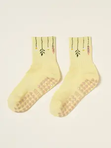 Effortless Club Grip Socks, Flower Stem, Half Crew Pilates Socks, Non-Slip Socks, Barre, Yoga Socks