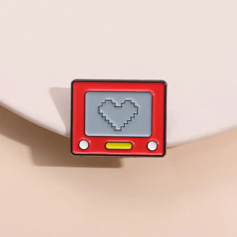 Cartoon Cute Love Heart Pattern Game Machine Enamel Pin, Alloy Brooch Pin, Cute Brooch, Fashion Accessories for Women & Men, Trendy All-match & Exquisite Brooch for Birthday Gift, Valentine's Day, Gift