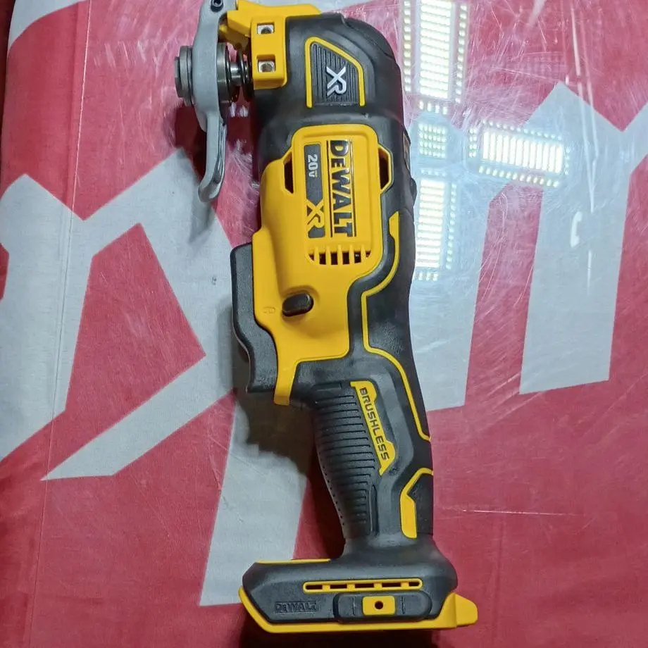 DeWalt 20V XR Brushless Cordless Oscillating Tool - Brand New and Ready to Use
