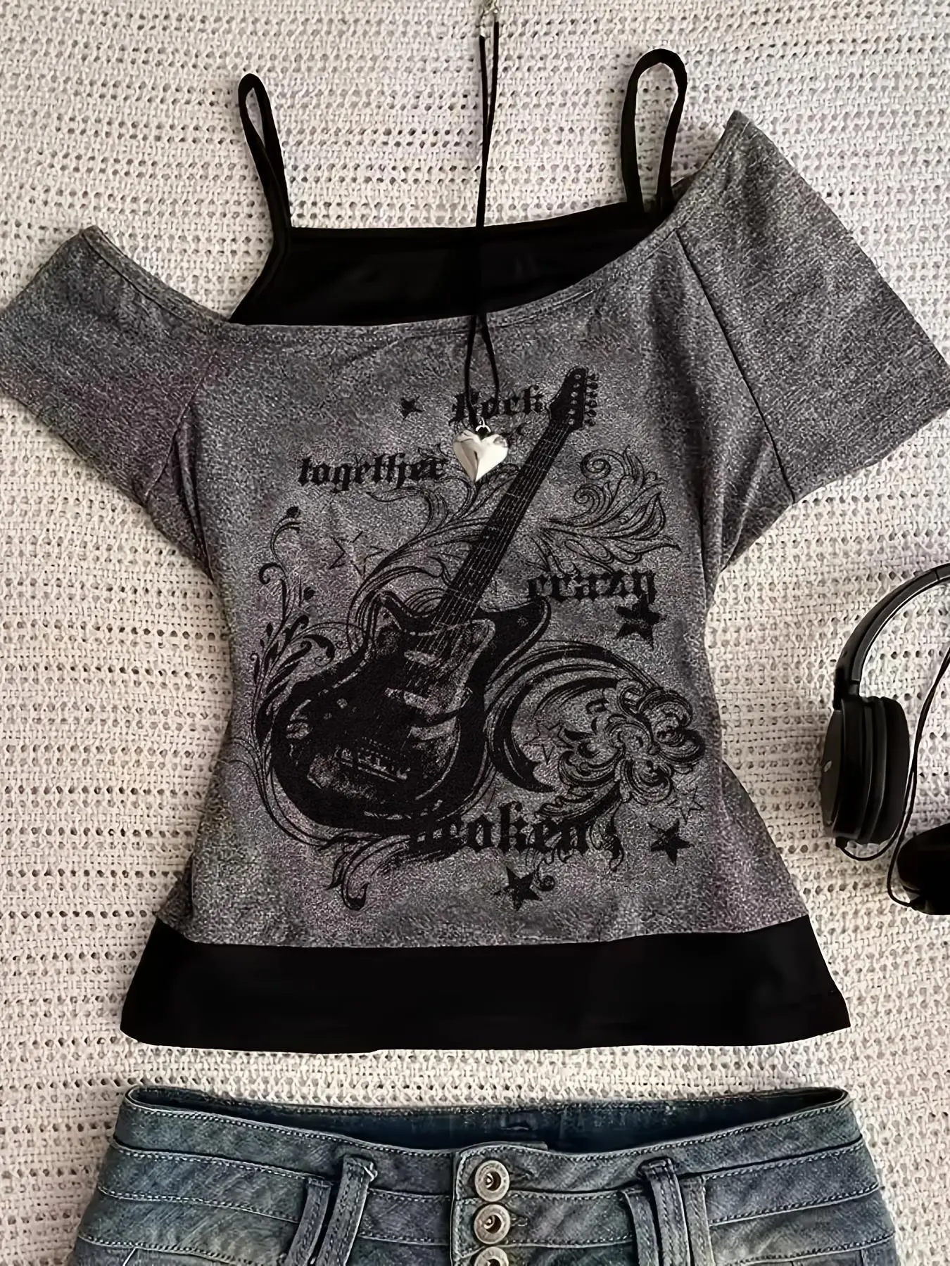 Women's Vintage Gothic Punk Print Short Sleeve Halter Top, Soft Streetwear Shirt, Guitar Design, All Season Casual Wear