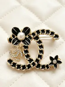 Luxury CC Brooch pins for Women, Enamel Camellia Design, Elegant Accessory for Collars, Hats, Scarves, Chokers, Bags