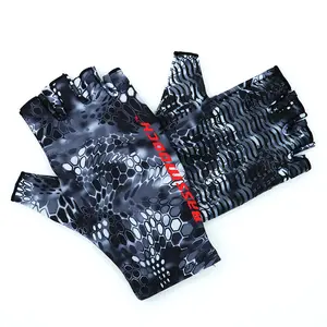 BassMooch M5 Flippin Sun Glove with Black and White Design, Flexible Material, Ideal for Sun Protection