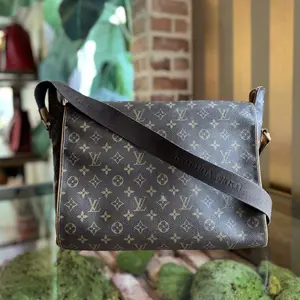Pre-owned Louis Vuitton canvas Crossbody Bags Abbesses Brown Monogram Messenger Bag