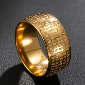 Men's ring with Buddha Heart Sutra and traditional Chinese characters. 18k gold plated amulet, suitable for daily wear.