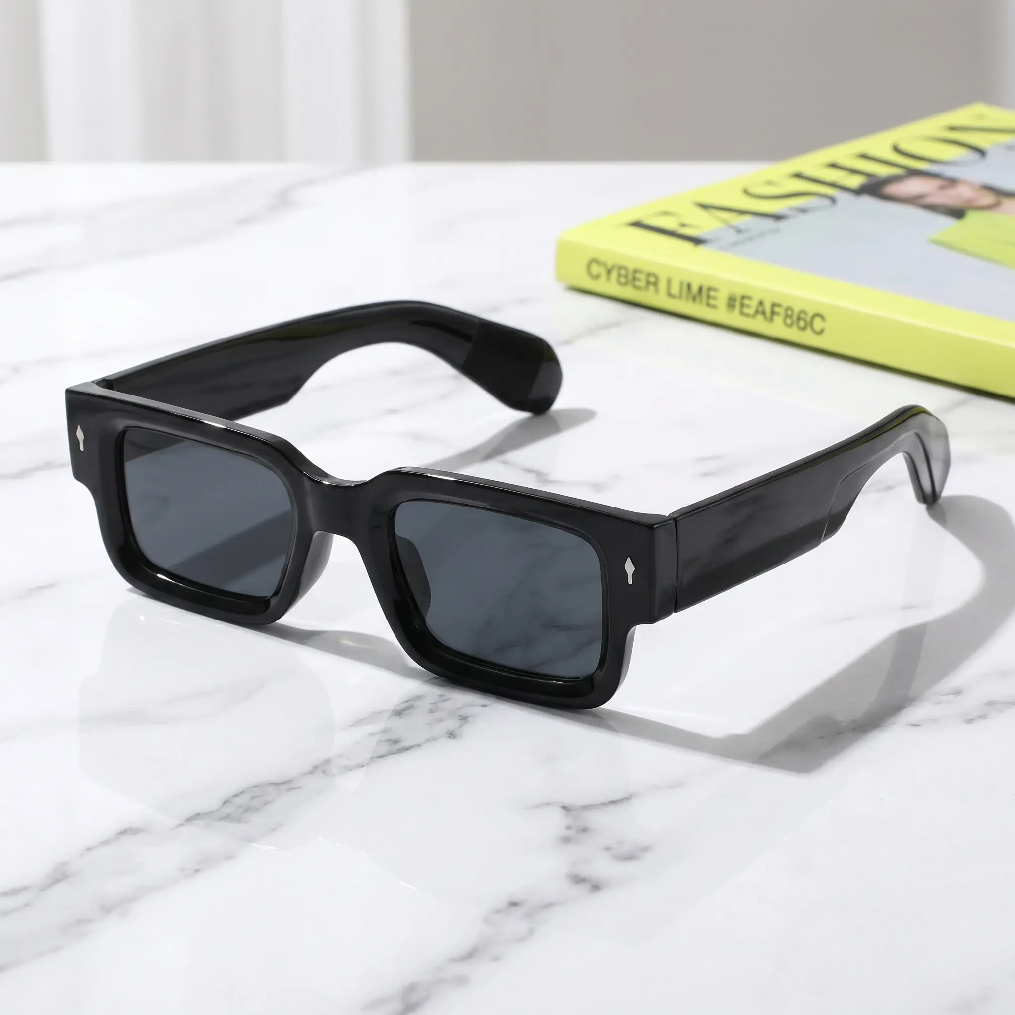 Retro Full-rim Sunglasses Set Thick Trendy Frame With Clear PC Lenses Anti-glare Comfortable Fashion Eyewear Stylish Daily Accessory Suitable For Beach Travel Party Gathering And Outdoor Casual Wear-MM1