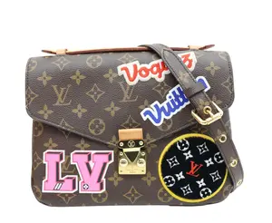 Louis Vuitton Metis Pochette Patches Monogram Canvas Crossbody Bag Brown COMES W/ COMES WITH AUTHENTICITY (COA)