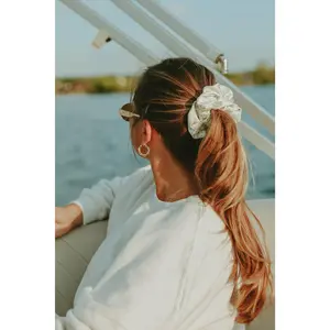 100% silk scrunchie