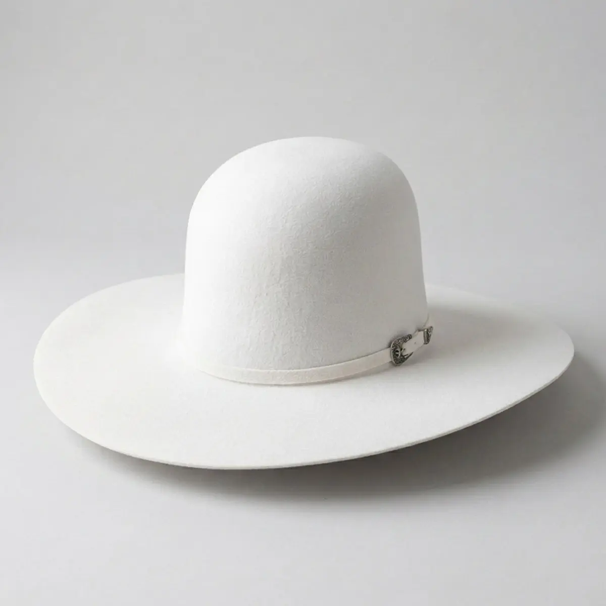 Cuernos Chuecos Open Crown White Cowboy Felt Hat