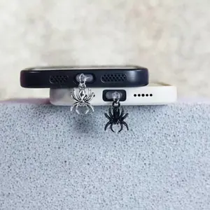 Spider Design Phone Dust Plug Set, 2 Pairs Cute Phone Dust Plugs for iPhone and Type-C, Unisex Mobile Accessories, Valentine's Day Gift, Phone Charms, Phone Decoration