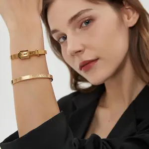 2 Pcs Stainless Steel Personalized Engraved Bracelet Women Roman Numeral Bangle Bracelet Fashion Accessories