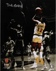 Dick Barnett New York Knicks Autographed 11" x 14" Shooting vs. Bucks Photograph - Fanatics Authentic Certified