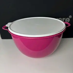 pale pink bowl for mixing or storing 14 L.
