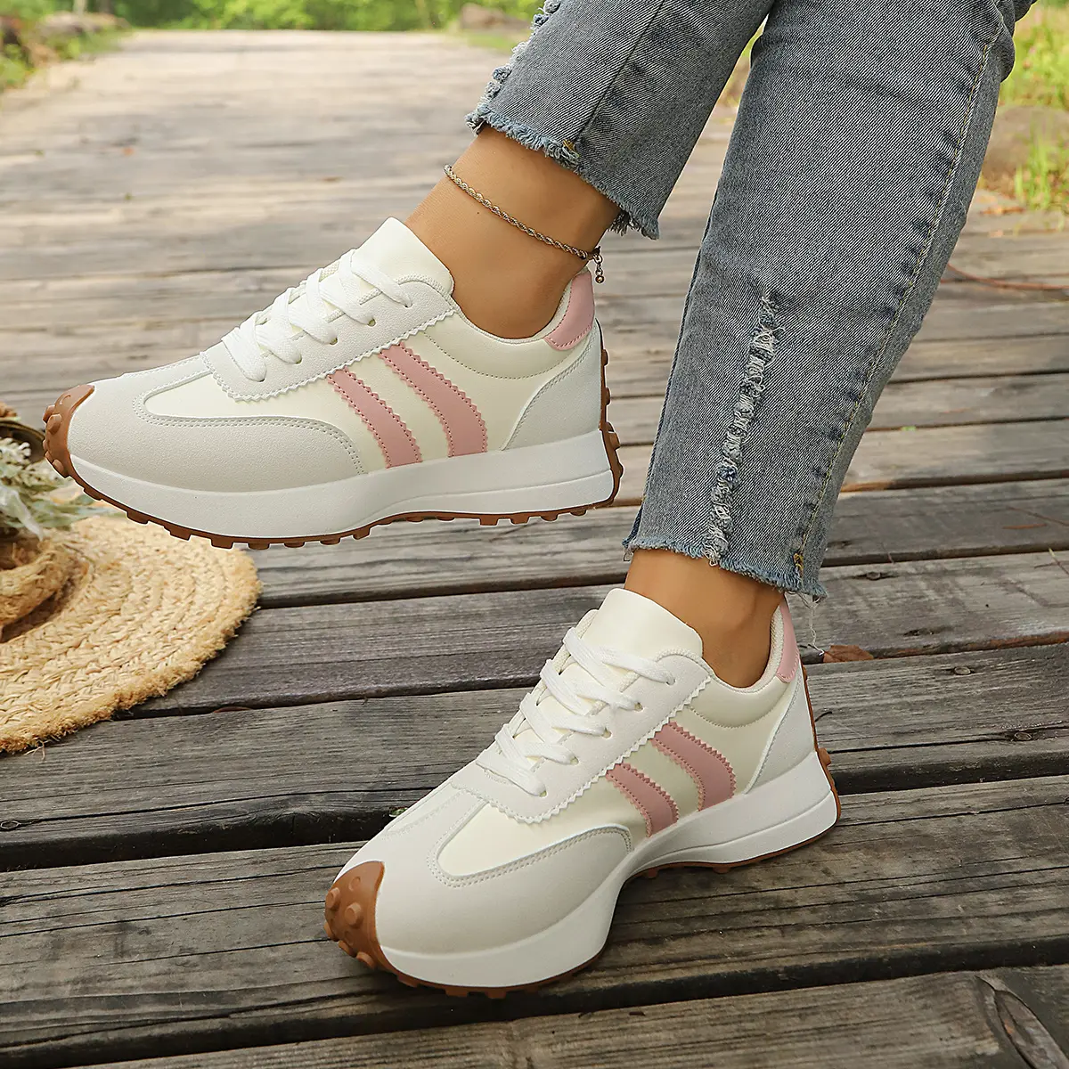 Women's Soft-soled Breathable Casual Shoes Lightweight Lace-up Fashion Shoes Multi-color Women's Shoes Retro Color Matching Sports Shoes
