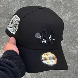 New Era 9FIFTY New York Yankees Black With Rose Logo MLB Cap - Adjustable Classic Baseball Hat