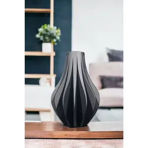 Zolara Mini Vase – Modern Sculpture | Black Geometric Eco Decor