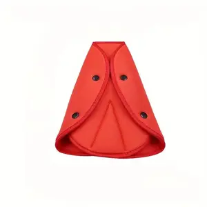 Car Seatbelt Anti-Choking Triangle Fastener, Foldable Buckle Shoulder Safety Belt Holder, Car Seat Attachment, All-Season Universal Fit