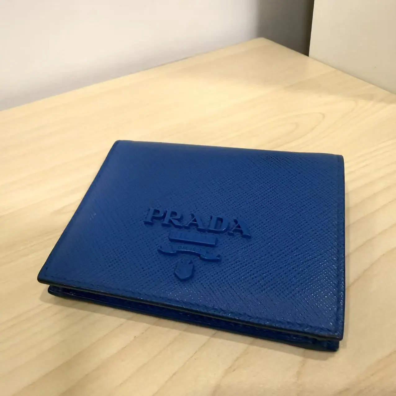 Pre-owned PRADA Saffiano Wallet Bi Fold Shine Blue CPU0604CART