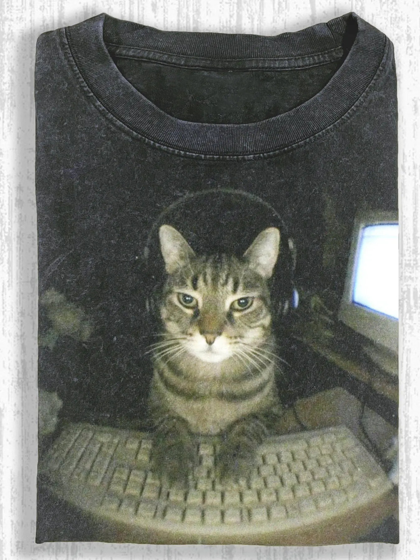 230G Le Lazy Cat Internet Cafe Print T-Shirt | High-Quality Quilted Retro Fashion Brand, Suitable for Daily Wear, Loose Fit, Crew Neck, Geometric-Pattern, Perfect for Adults, Ideal Gift for Pet LoversValentine's Day present Crewneck Tshirt