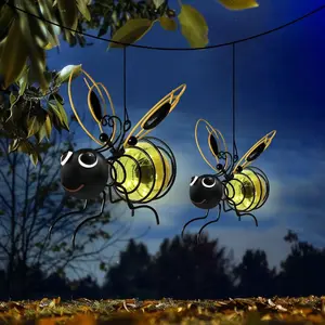 Outdoor Hanging Solar‑Powered Bee Lights, Glowing Metal Bee Ornaments with Hook & Spring Design, Waterproof Solar Garden Decor Lights, Whimsical Backyard Yard Decoration, Auto‑On Night Lighting Accessory, Ideal for Patio, Lawn, Garden Pathway and Outdoor