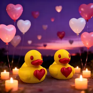 Love Heart Duck Figurine, Romantic Style Collectible Handmade Decor, Creative Art Display Piece for Home Office Desk Decoration