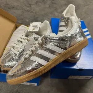 ADIDAS METALLIC CRACKED SILVER WOMENS STYLISH SNEAKER ADIDAS METALLIC CRACKED SILVER WOMENS STYLISH SNEAKER