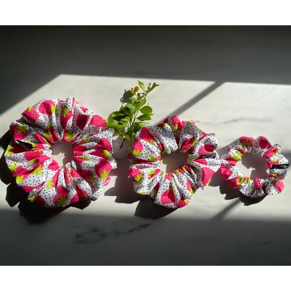 Scrunchie - Strawberry