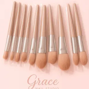 Makeup Brush Set – Crafted with soft, high-quality bristles for smooth, flawless application. Perfect for blending foundation, eyeshadow, blush, and more. Lightweight and durable, ideal for daily use or travel.