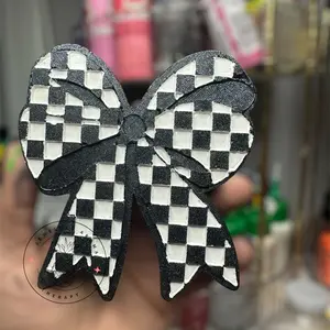 Checkered bow