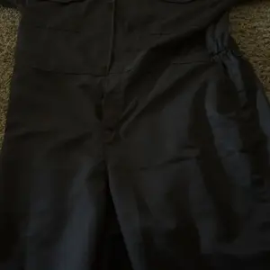 HOMUG Men's One-Piece Overalls Set, Wear-Resistant and Breathable, with Velcro and Zippers, Men's Spring and Autumn Work Pants, Suitable for Mechanical Maintenance and Workshop Work.