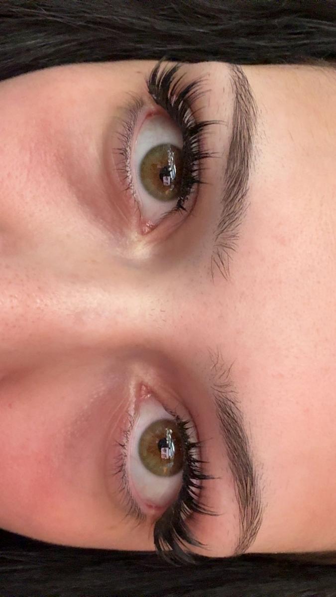 Item: Cat Eye Lash Kit