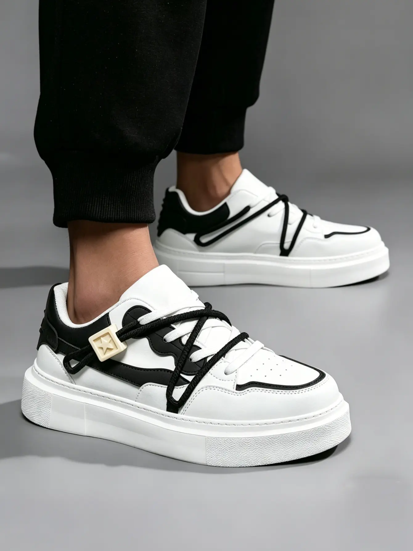 Men's Platform Chunky Skate Shoes in Panda Colorblock, Streetwear Footwear with Dual Laces and Star Buckle, Fashion Casual Sneakers, Platform Chunky Sneakers, Lifestyle Colorblock Sneakers