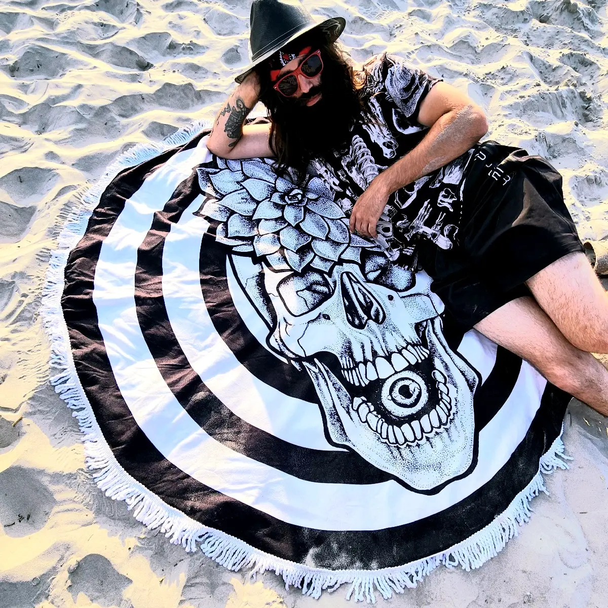 Trippy Goth Black & White Skull Graphic Oversized Round Beach Towel Picnic Blanket for Summerween Alt Metal Rock Halloween Fall Boo Basket
