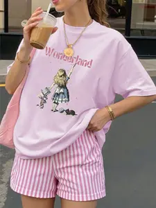 Wonderland Alice in Wonderland Graphic Tee, Vintage Fairy Tale T-Shirt, Cute Pink Aesthetic Tee for Women, Casual Everyday Shirt