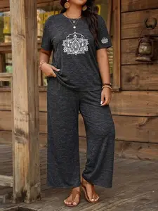 Plus Size Women's Two-Piece Set, Star Pattern, Vintage Distressed Round Neck Short Sleeve & Wide-Leg Pants, Summer Versatile Casual Home & Outdoor Wear
