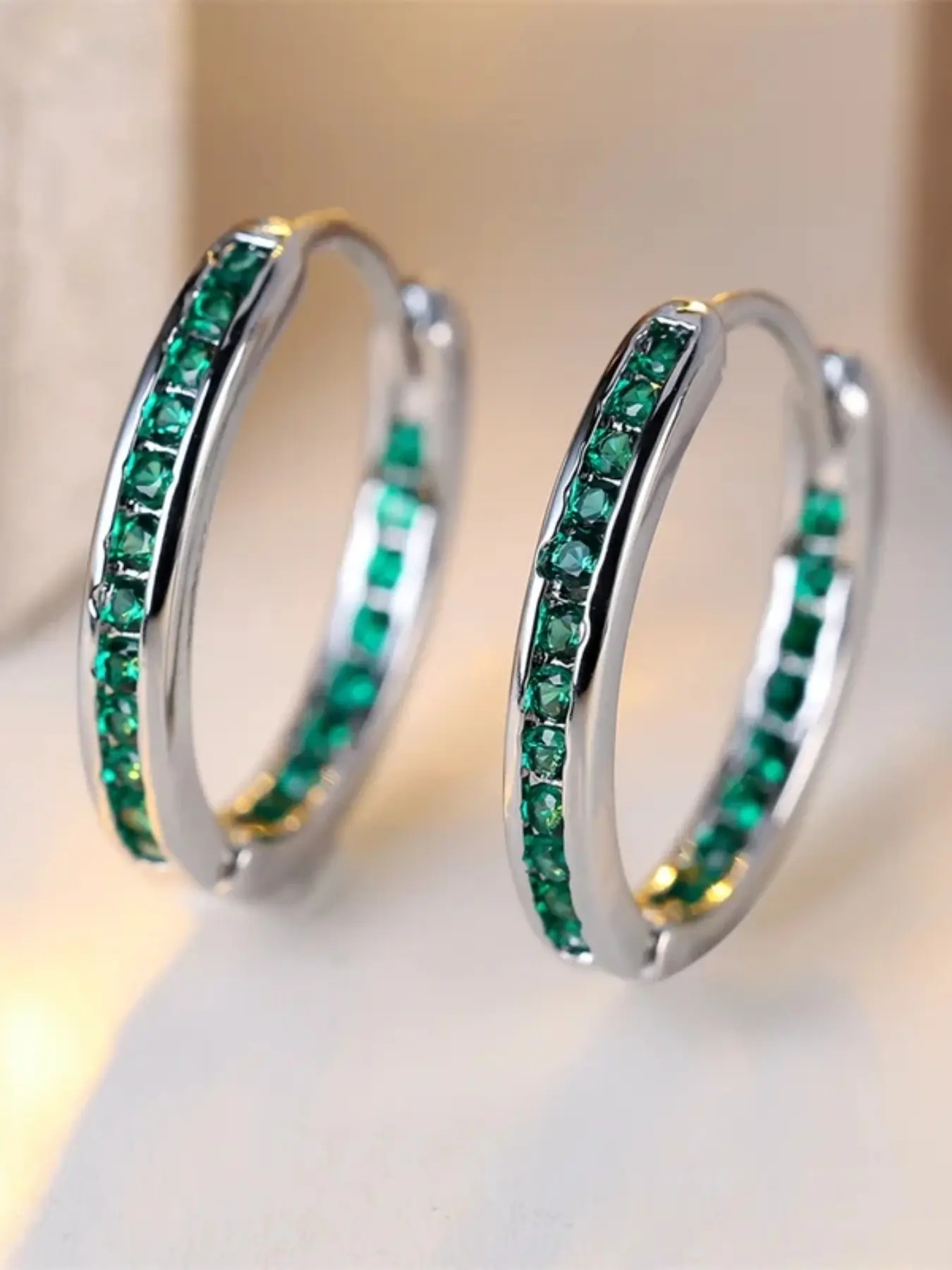 Trendy Green Synthetic Crystal Hoop Earring Single Row Small Round Stone Earrings For Women Vintage Rose Gold Silver Color Wedding Jewelry Ear Hoops Fashionable Earrings