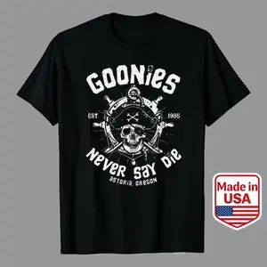 Estampado Manga Corta Unisex Casual Style Men's T-Shirt Goonies Never Say Die Skull And Crossbones Design Summer Wear Gift For Movie Fans Goonies Never Say Die T-Shirt -  Unisex Classic Regular Fit Made in USA Men's Casual Graphic Tees | 100%  Cotton