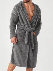 Men's Gray Plain Coral Fleece Hooded Bathrobe, Fitted, Warm, Soft, Skin-Friendly, Home Leisure Style Loungewear, Essential for Men Aged 25-50 for Daily Home Use, Warmth After Bathing, and Bedroom Relaxation, Comfortable Wrap Feel Shows Casual Style
