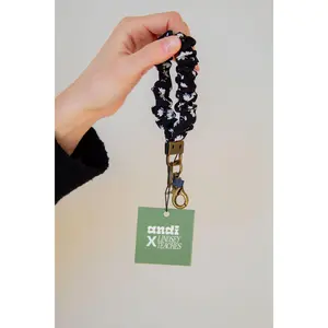 Onyx Floral Keychain