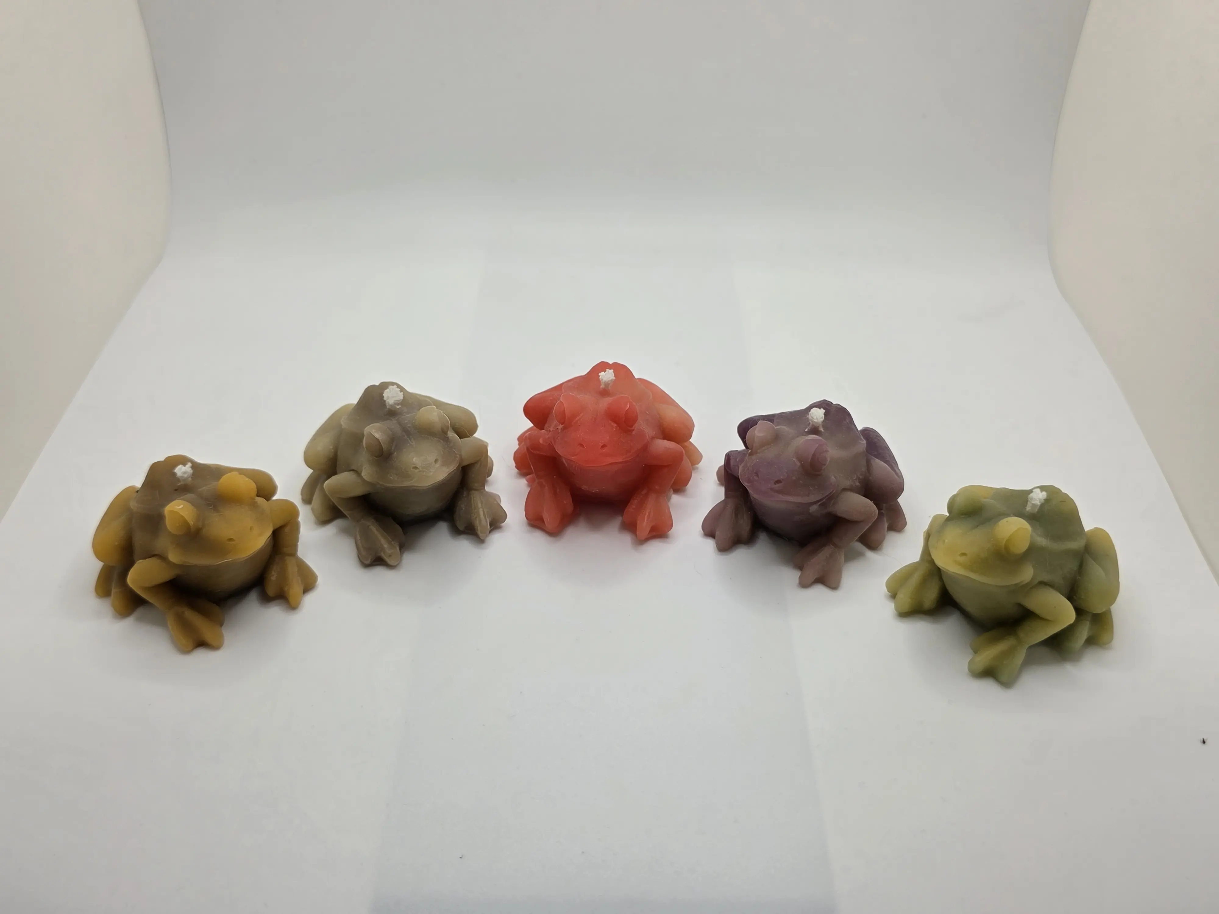 Frog Shaped Natural Beeswax Candles - Natural and Safe, Clean Burning, Long Lasting, Non-Toxic, Natural Light Honey Scent, Great Gifts, Wedding Favors, Celebration Candles, Party Favors