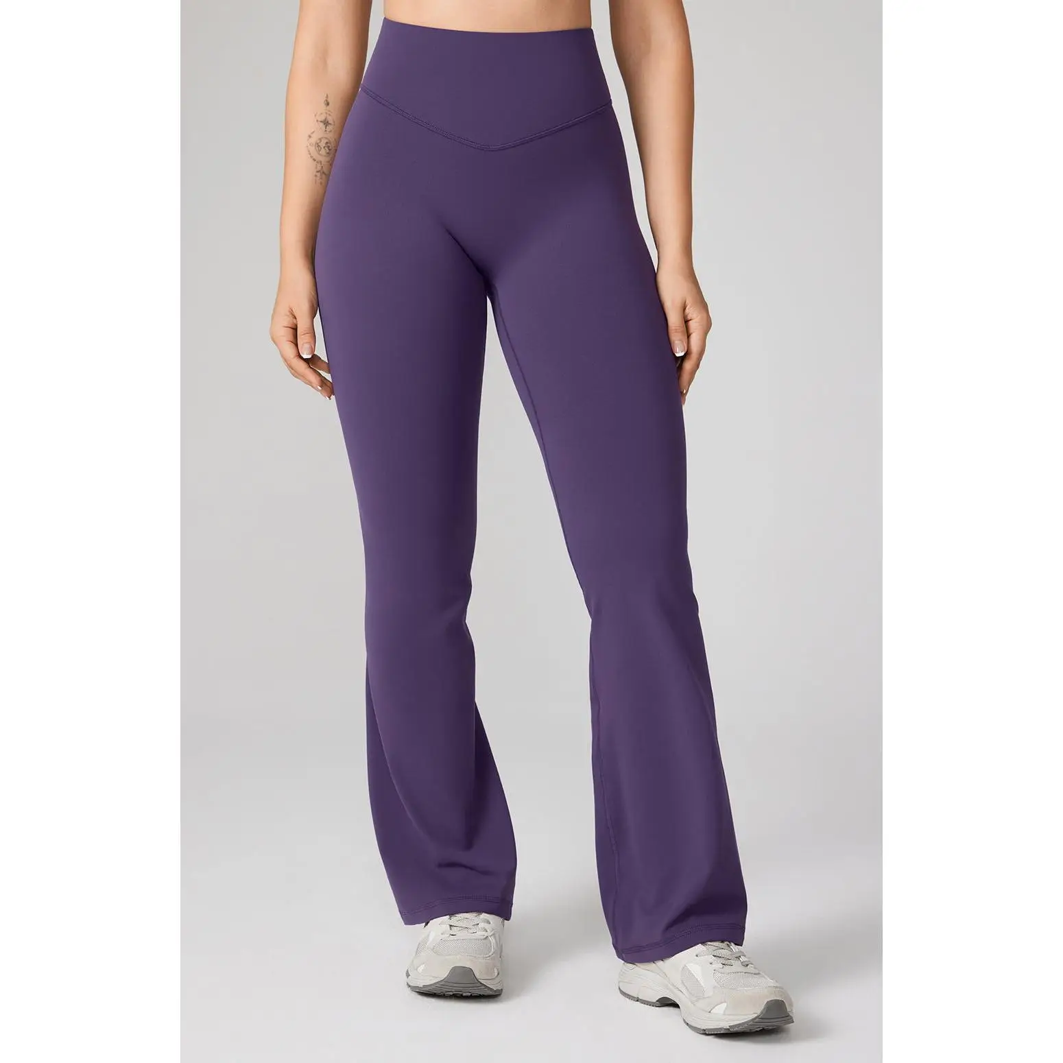 Unissu Hugcurve No Front Seam Flare Leggings 31"