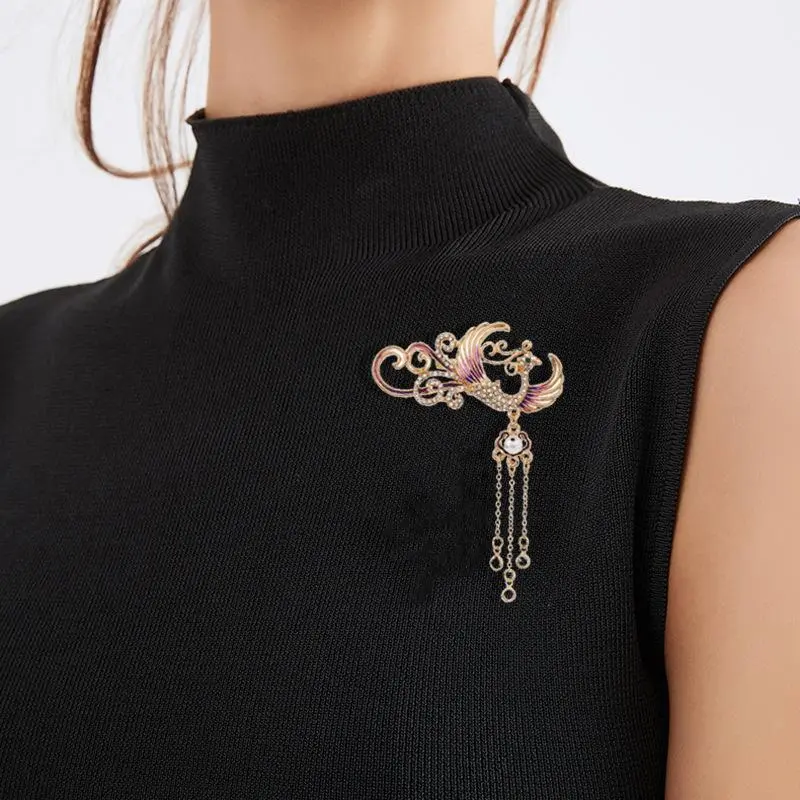 Women's Vintage Phoenix Motif Crystal Tassel Brooch Pin - 2.36in Width, Luxury Sparkling CZ Faux Pearl Dangling, Retro Chic Gold Aesthetic Lapel Pin for Suit Dress, Wedding Party Gift, Dangling Chain, 9X6cm, Cz Pearls, Lapel Clip, 0.63Oz, 3.54In Height, B