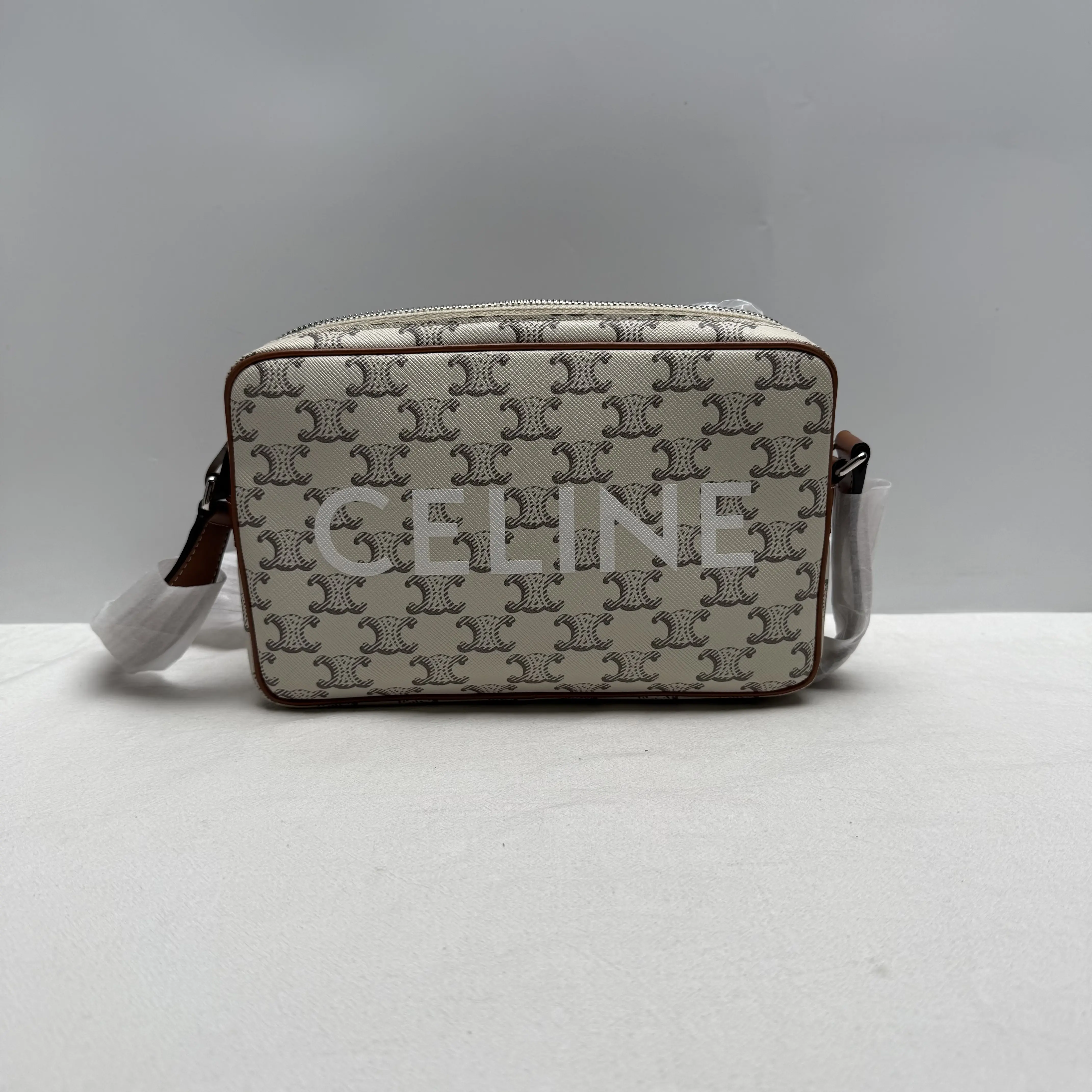 Pre-owned Celine Canvas Crossbody Bags Triomphe Medium Messenger Bag Beige CPU1222
