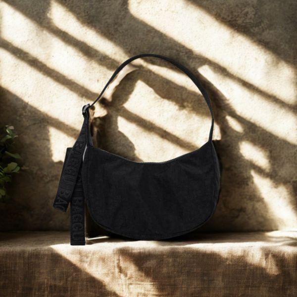 BAGGU Medium Nylon Crescent Bag – Everyday Crossbody, Lightweight & Spacious with Zippered Pockets | Machine Washable | Adjustable Strap, Recycled Nylon | Unisex Bags | Black Color with 2 Size