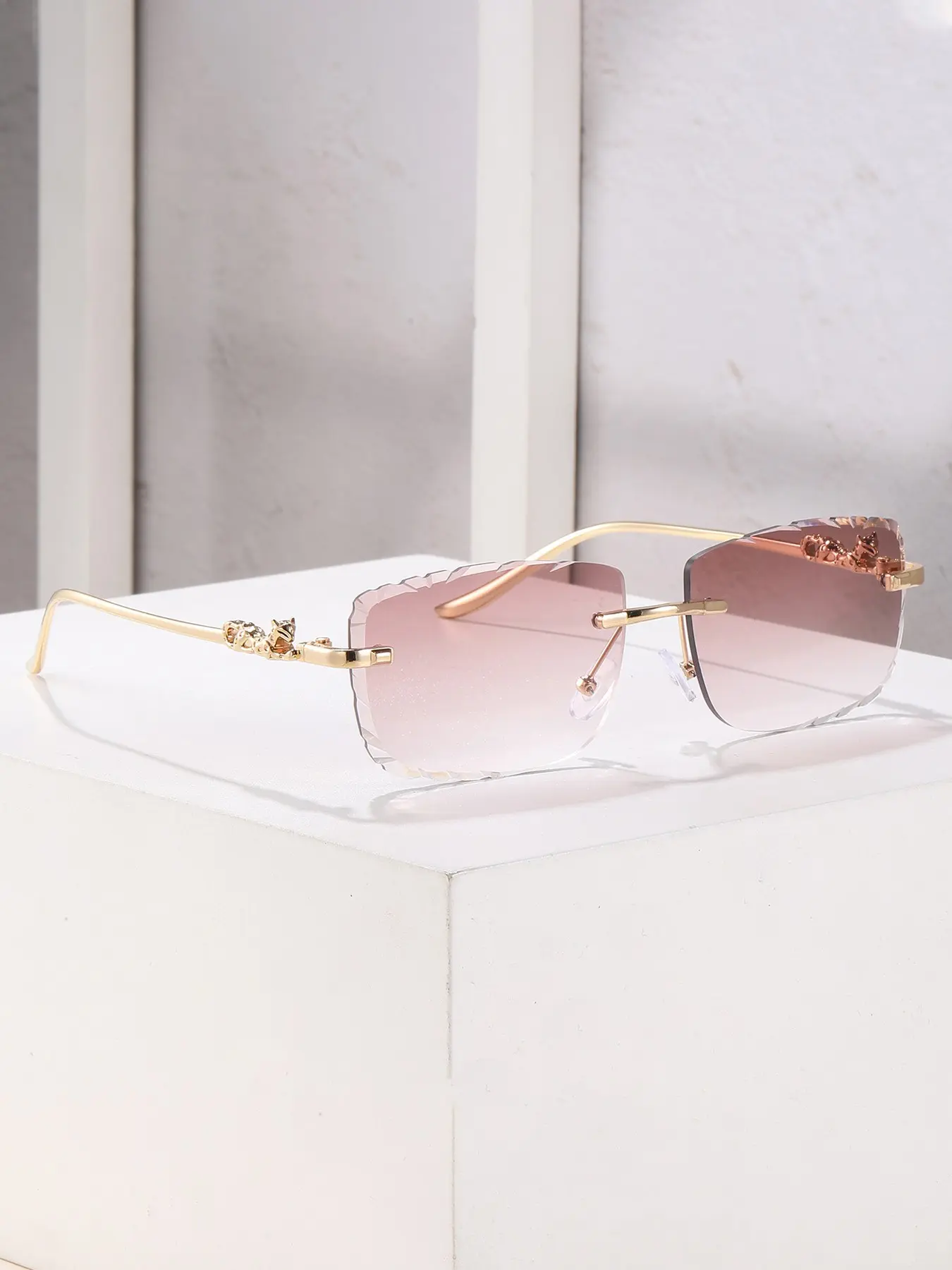 New Retro Square Style Frameless Sunglasses Men Rimless Diamond Cut Wavy Edge Trendy Sun Shades Glasses Fashion Glasses for Women Vintage Trendy Sunglasses Fashionable Sunglasses Metal Rimless Sunglasses Summer Trendy Sunglasses
