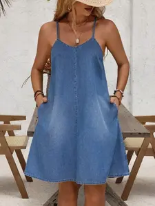 Slant Pocket Cami Casual Denim Dress - Casual Sleeveless Spaghetti Strap Summer Vacation Dress in Blue Knee Length