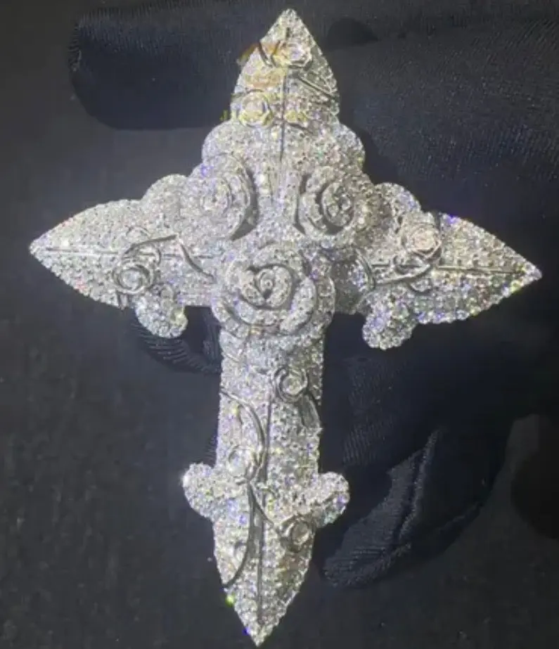 CROSS PENDANT